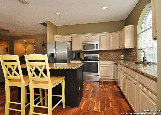 1st image of 2102 Mollys Way Dr