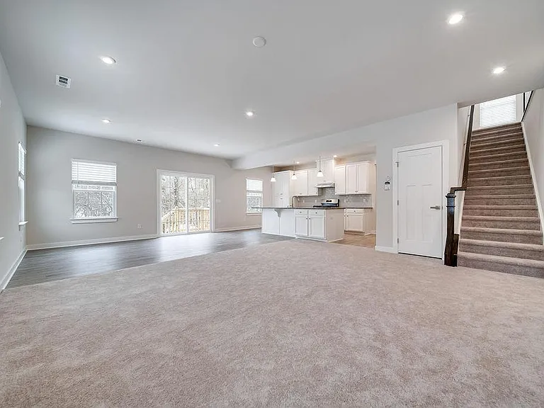 1124 Watermark Way — Photo 10