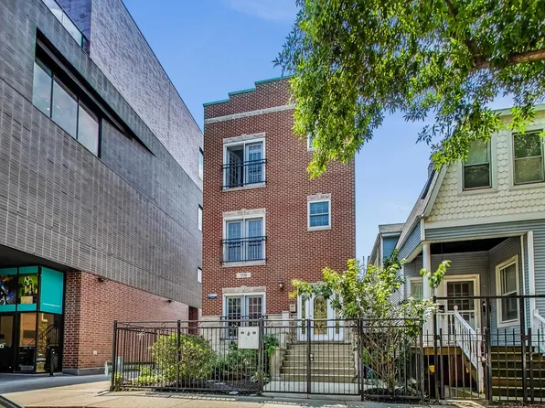 1119 W Addison St, Chicago, IL 60613