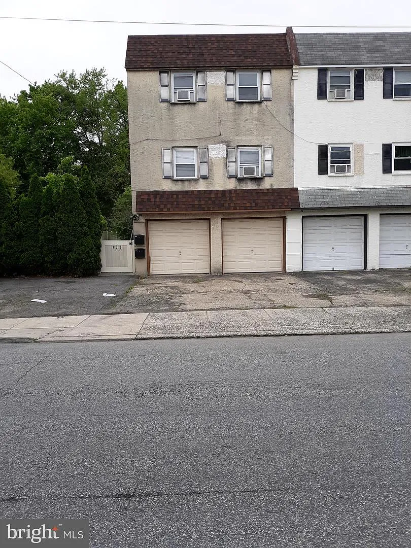 158 N Union Ave photo 1