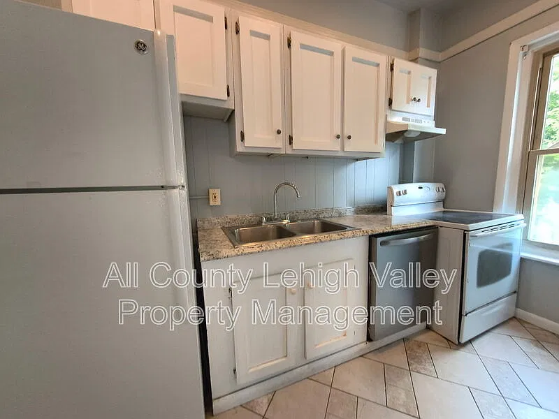 2 bed, 2.0 bath, $1,550 — Photo 2