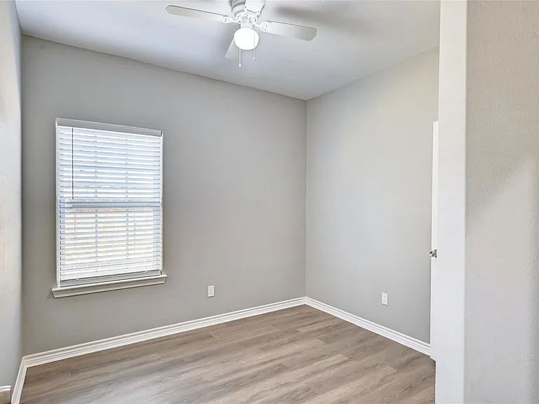 8695 Sassafras St — Photo 14