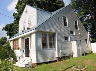 8 Fountain St, West Warwick, RI 02893