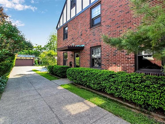 2nd image of 410 Woodbridge Ave