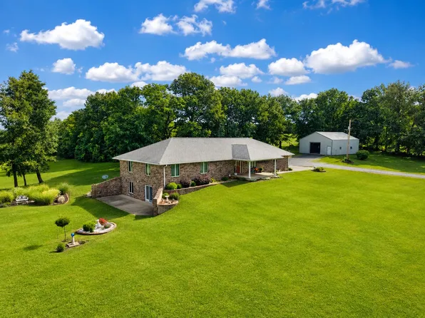 5499 State Highway 24, Huntsville, MO 65259