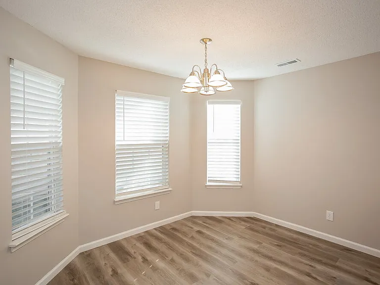 6762 Kinnerton Dr — Photo 6