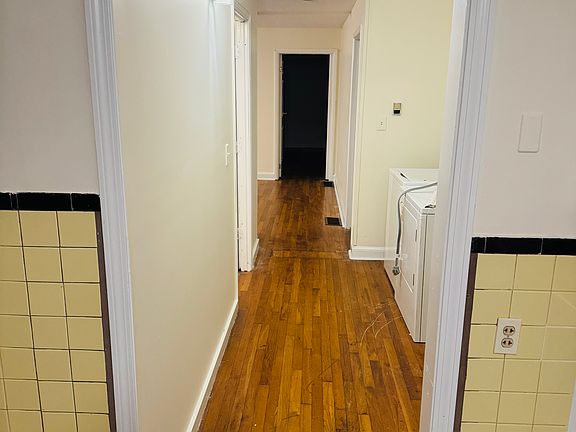 3rd image of 631 Center St
