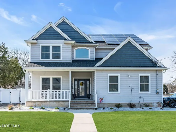 900 Gerald Drive, Toms River, NJ 08753