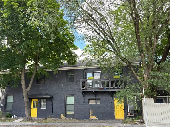 55 Livingston St APT 1, Saugerties, NY 12477