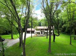989 W Fisher Rd, Cantrall, IL 62625