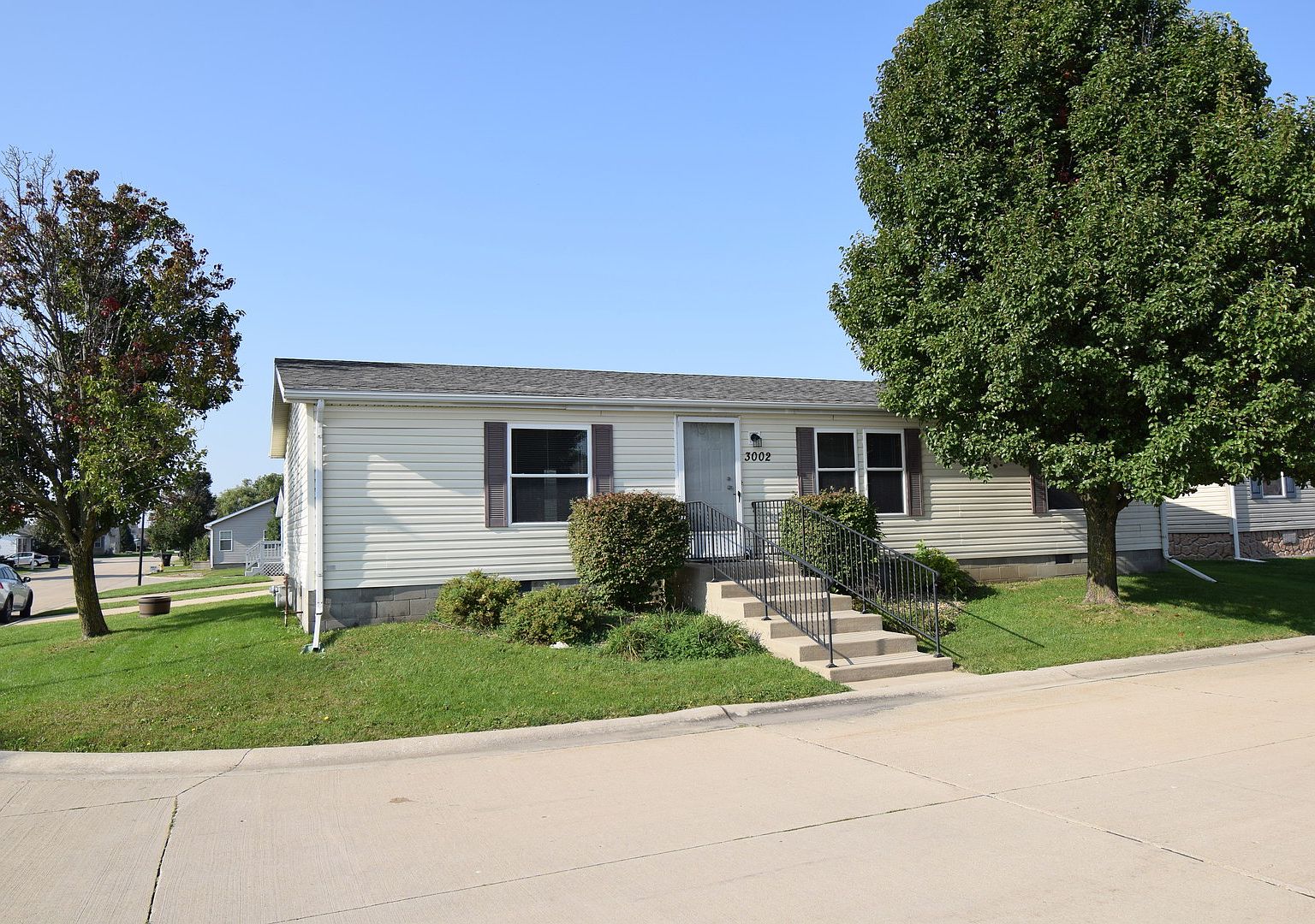 3002 Iris Way Bloomington Il 61705 Mls 10880923 Zillow