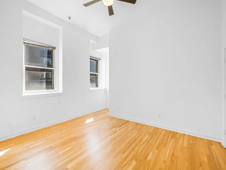 716 Madison St #204 — Photo 14
