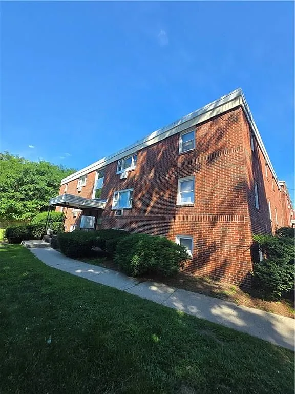 1 bed, 1.0 bath, 650 sqft, $1,550 — Photo 1