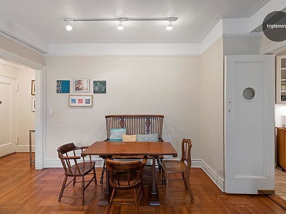 4th image of 522 W End Ave APT 8D