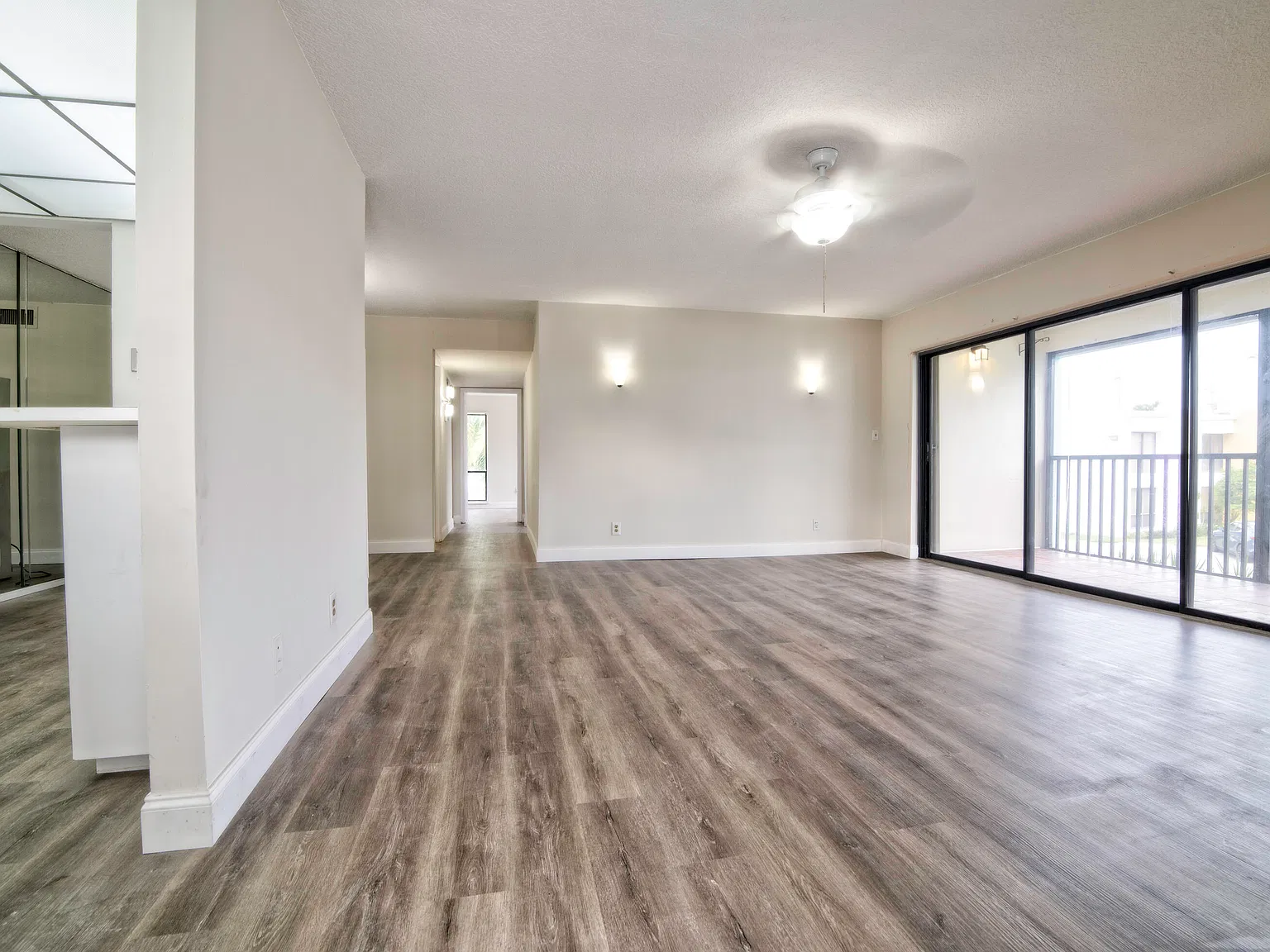 2 bed, 2.0 bath, 1056 sqft, $2,395 — Photo 2