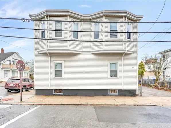 68 Ethan St, Providence, RI 02909