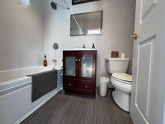 Rented by R Management | media 8