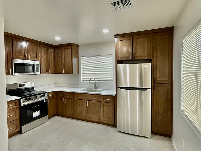 418 Flor Ct #1 — Photo 3