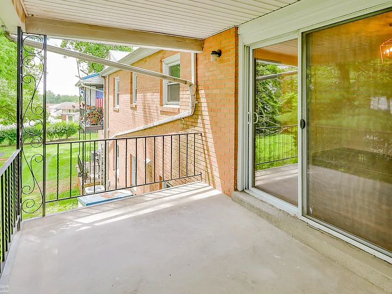 2066 Chester Rd #4 — Photo 18