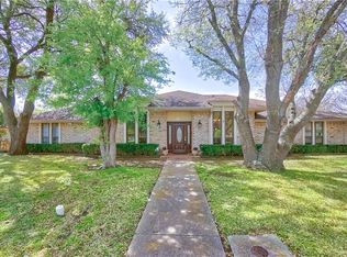 1345 Windingbrook Dr, Desoto, TX 75115