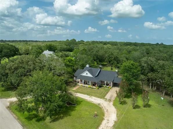 601 Piney Creek Rd, Bellville, TX 77418