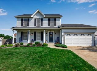 53 Sunset Creek Dr, West Seneca, NY 14224