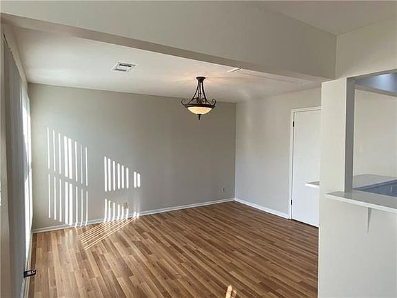 5th image of 511 Mayflower Dr