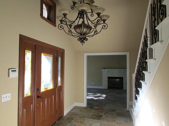 5th image of 2376 N Twelve Oaks Dr