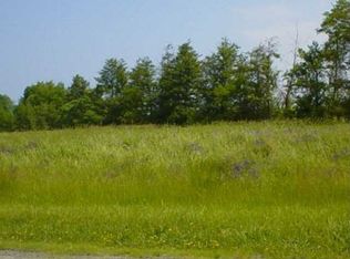 1269 Lake Pointe Dr, Appleton, NY 14008