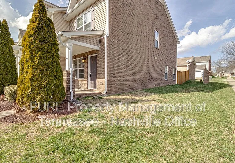 1251 Riverbrook Dr — Photo 2