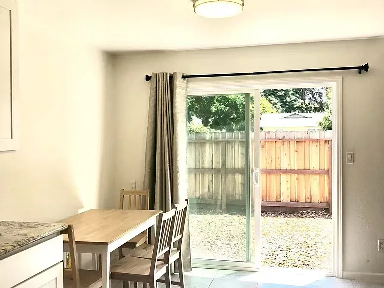 307 Saint Paul Dr — Photo 4