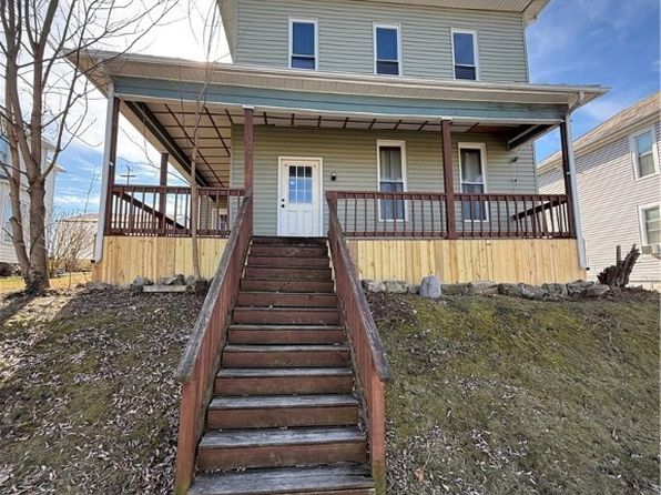 1142 Steubenville Ave, Cambridge, OH 43725