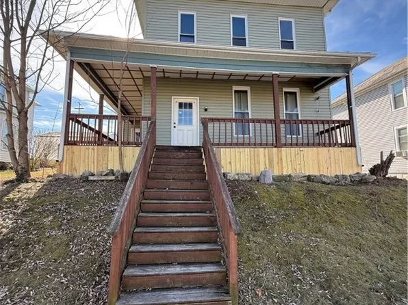 1142 Steubenville Ave, Cambridge, OH 43725