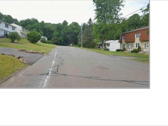 Exterior Neighborhood (street photo)