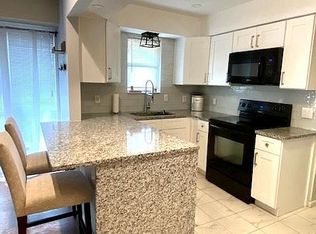 2530 Shady Ridge Dr, Bedford, TX 76021