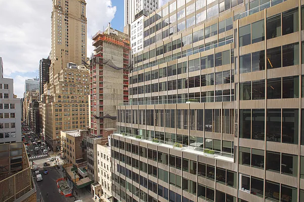 Rented by Avenues Real Estate | media 18