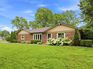 8035 Vineyard Dr, Indianapolis, IN 46260