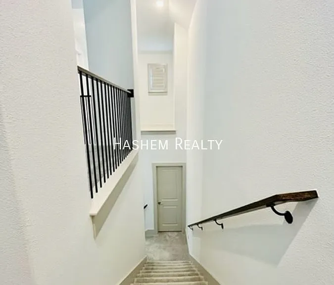 237 Eaglewood Dr — Photo 16