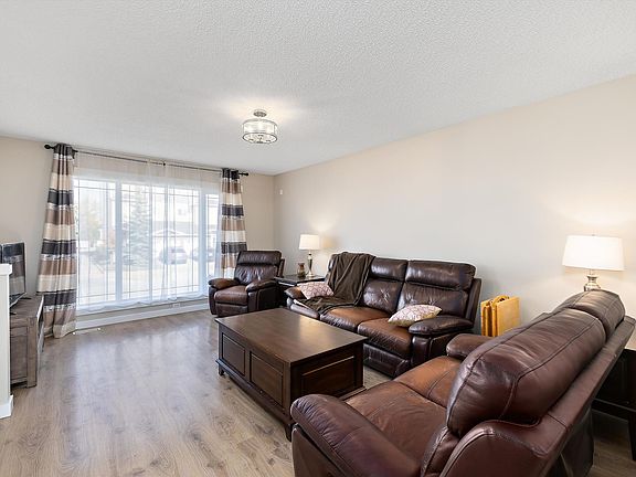 3rd image of 3019 33rd Ave NW