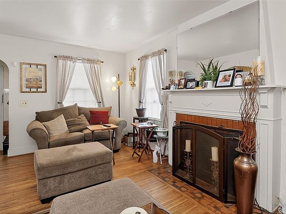 5th image of 93 Willmont St