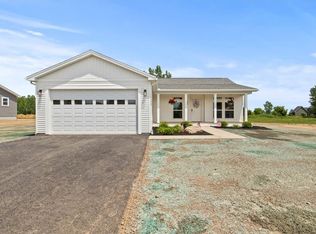 32 Bay View Ter, Geneva, NY 14456