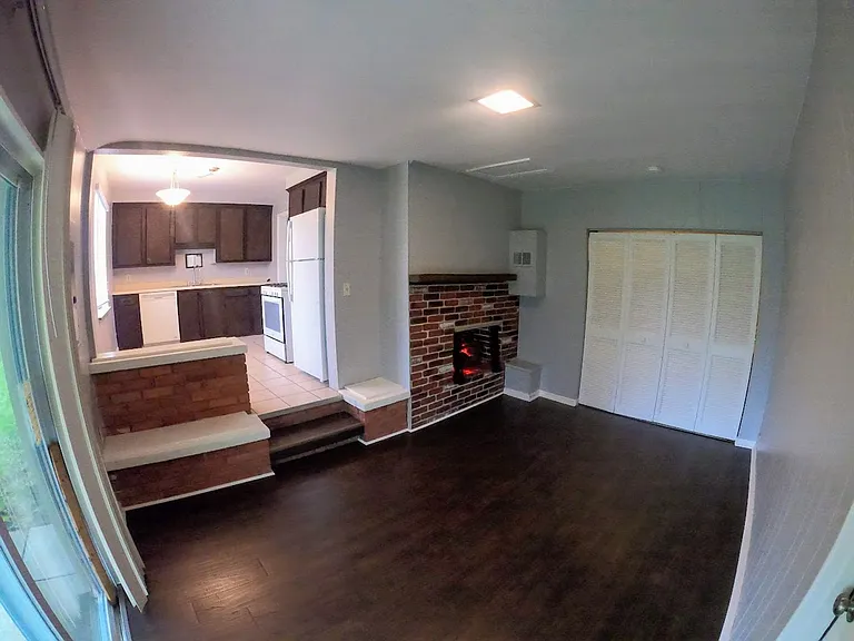 23085 Floral St — Photo 7