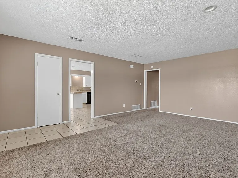 2615 Haynes Dr #B — Photo 6