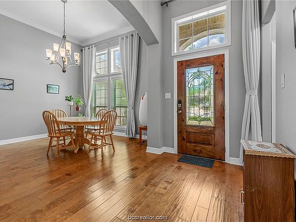 5th image of 307 Woodland Springs Dr