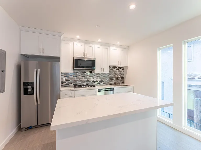 6845 Haskell Ave #1 — Photo 9