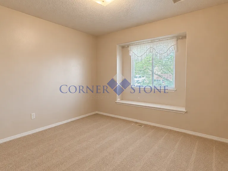 8179 E Portage St — Photo 12