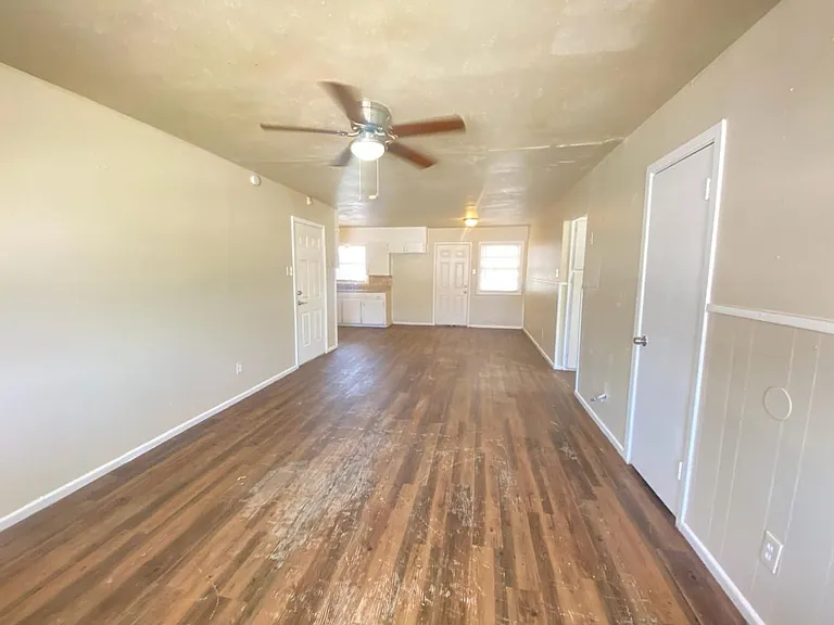 1710 E Dartmouth St — Photo 3