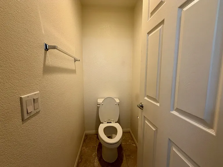 5844 Middle Rock St — Photo 27
