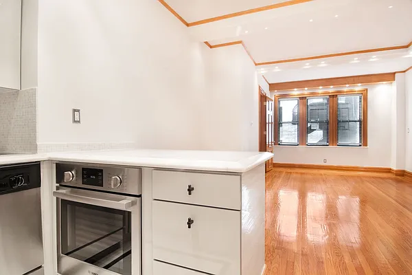 Rented by WAM Partners - William Moses Co. | media 42