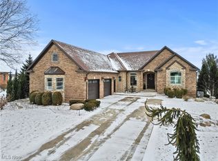 139 Heron Bay Dr, Youngstown, OH 44514